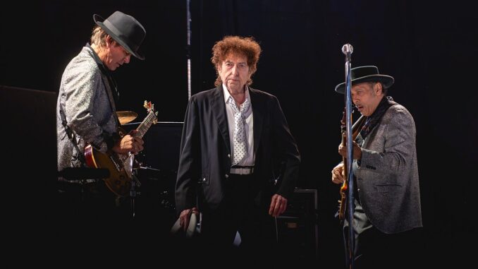 DylanYoungKilkenny140719v2 Bob Dilan