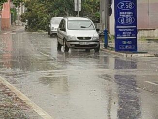 Tamni olujni oblaci iznad naselja u Republici Srpskoj – najavljeno nevrijeme uz kišu, grad i jak vjetar
